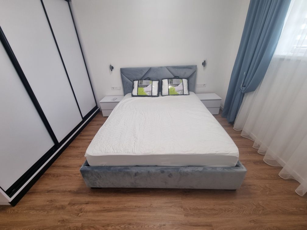 Furnished 1-Room Apartment with Designer Renovation and Built-in Appliances