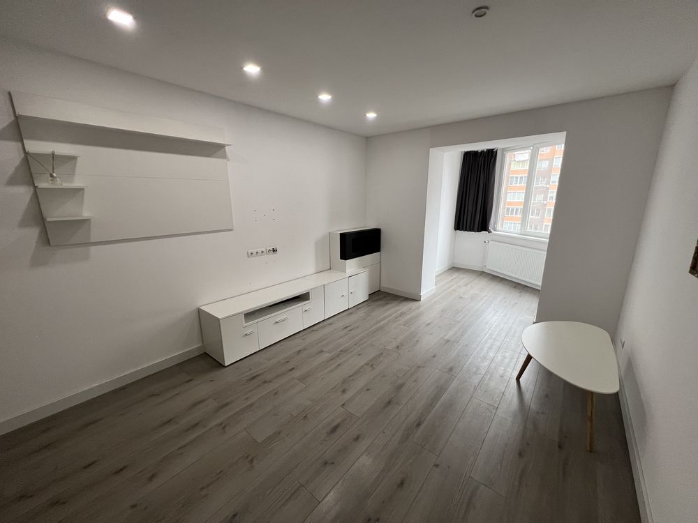 Modern Apartment with Dishwasher and Walk-in Closet