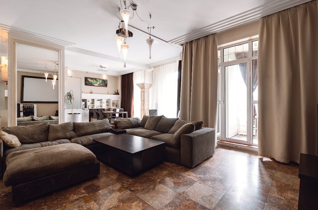 Spacious 2-Room Apartment in Odessa City Center with Sauna and Parking