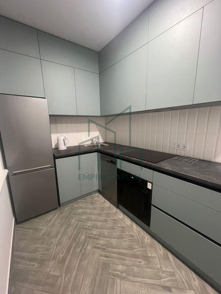 Modern 1-Bedroom Apartment with Parking on Perekopska
