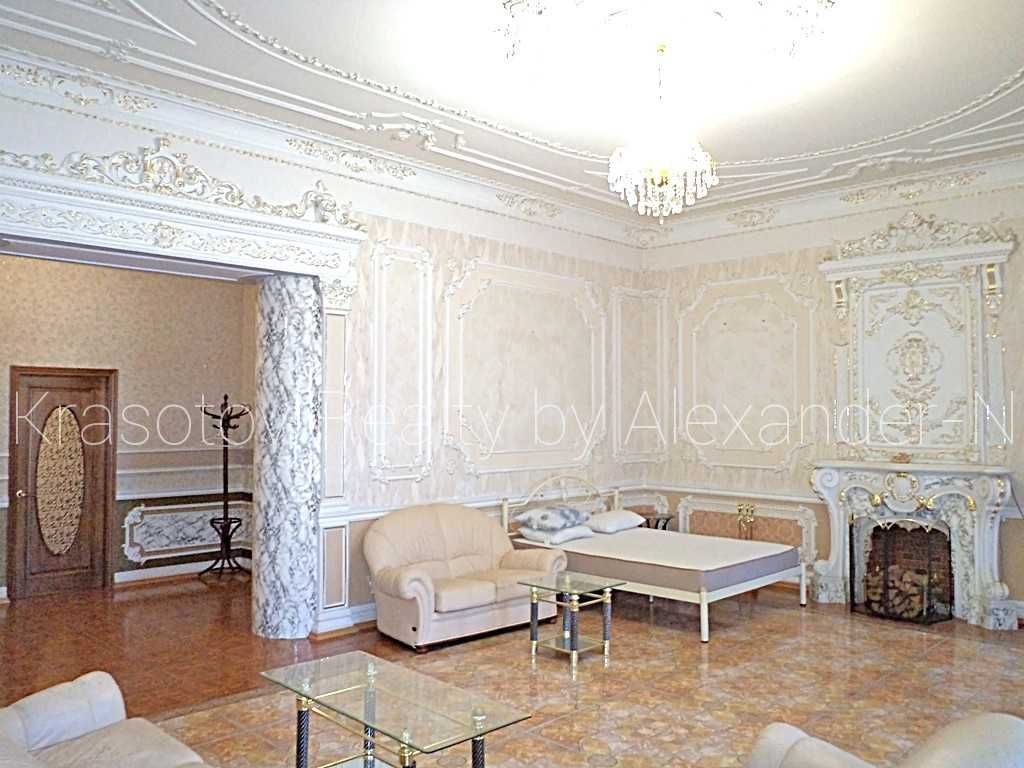 Luxury Apartment in Historic Architectural Monument in Odessa City Center