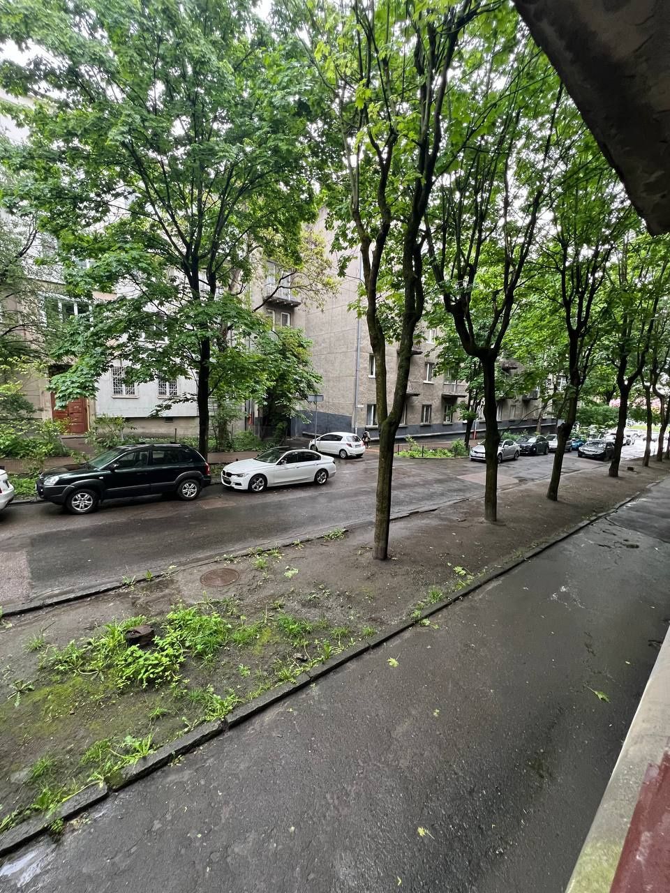 2-кімнатна квартира з євроремонтом, повністю мебльована, біля центру міста