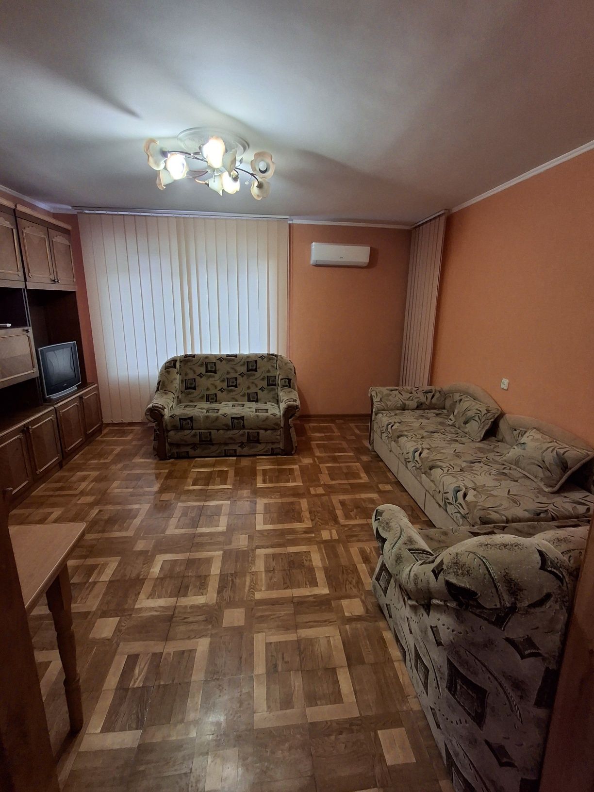 Warm Central Apartment with Modern Kitchen and Amenities