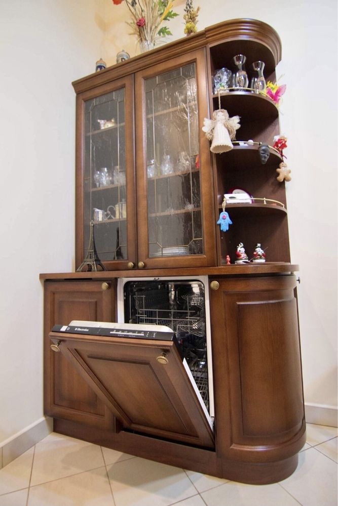 3-Room Apartment on Konovaltsia Street with Euro Renovation