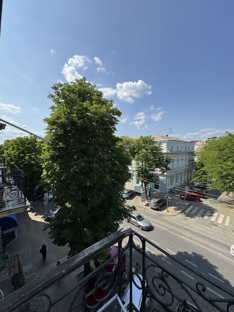 Elite Two-Level Apartment in City Center, Bunina Street 33