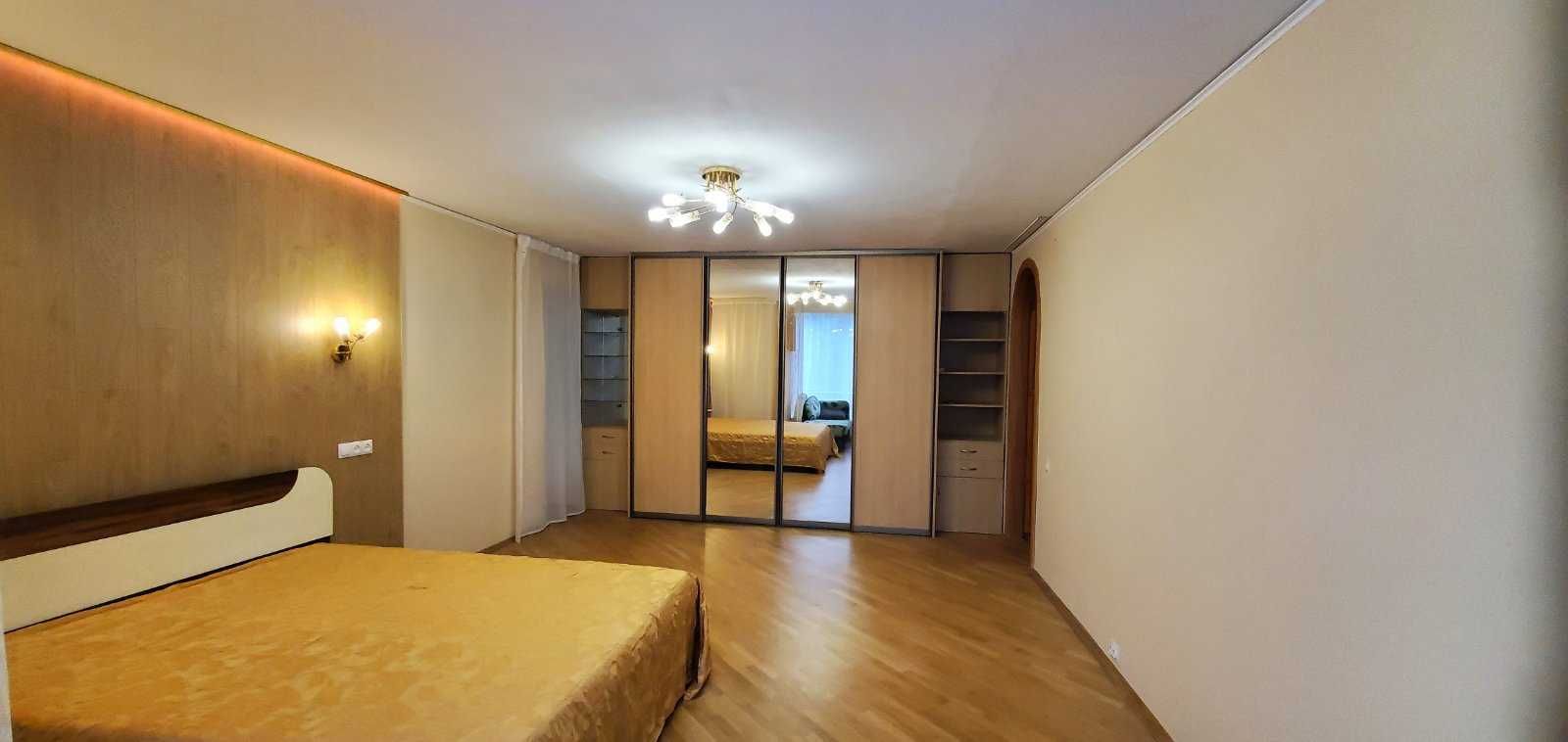 Spacious 1-Bedroom Apartment in Akademmistechko with Euro Renovation