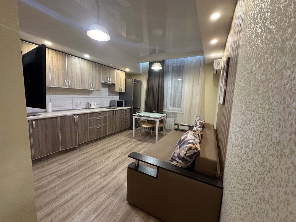 Modern Studio Apartment Near Metro with Elevator