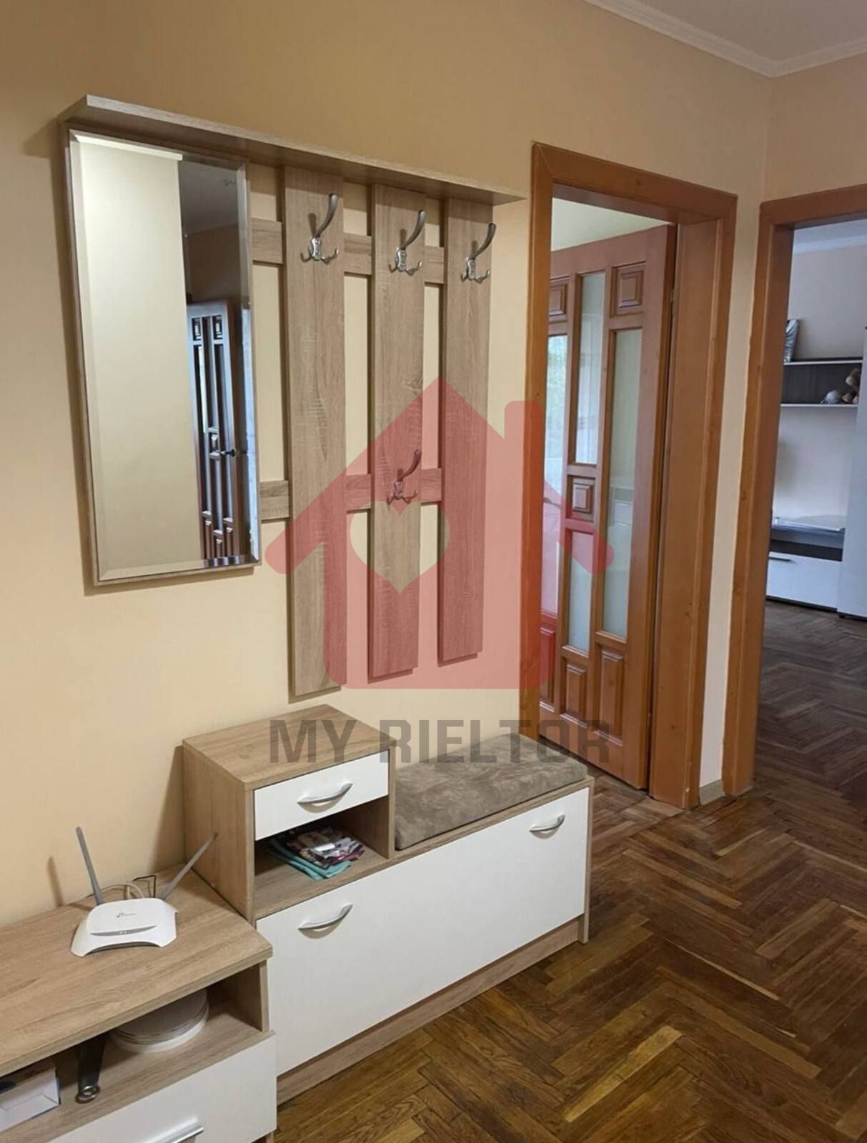 2-Room Apartment on Hrushevskyi Street, 55 sq.m, 3rd Floor