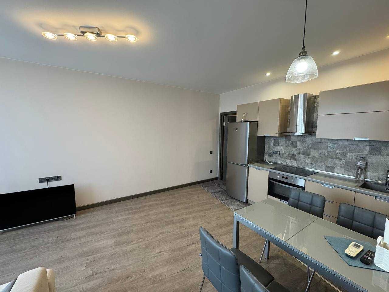 Modern 47m² Studio with Metro Access
