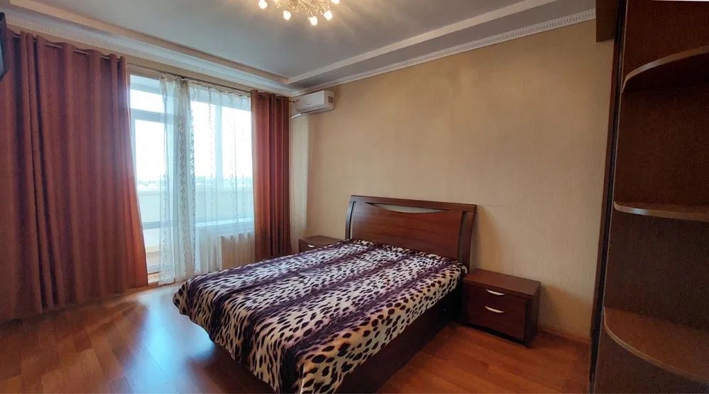 2-Bedroom Apartment near Fontanskaya Road, 6th Station of Big Fountain