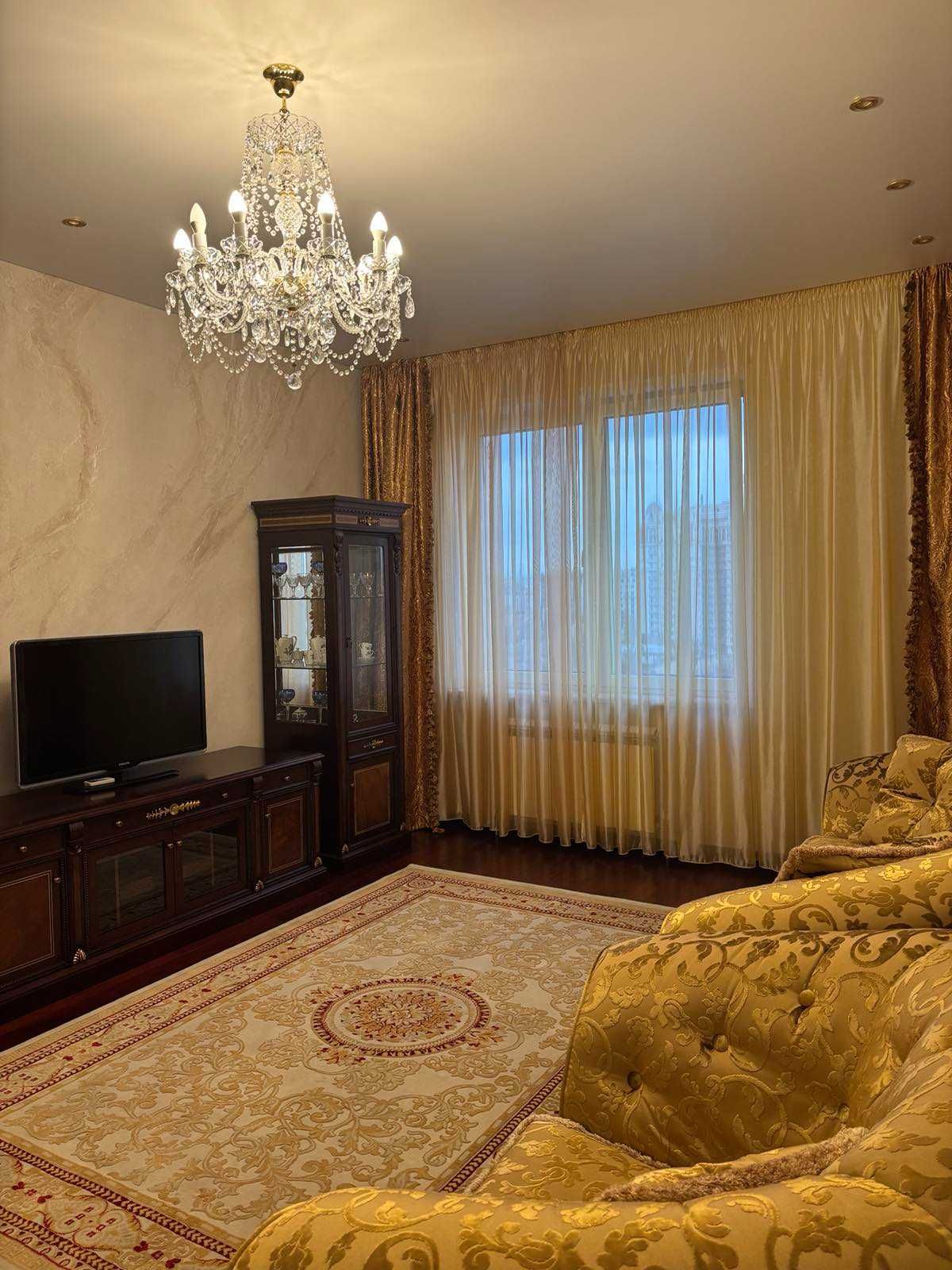Spacious 2-room apartment near Shevchenko Park and Lanzheron Beach