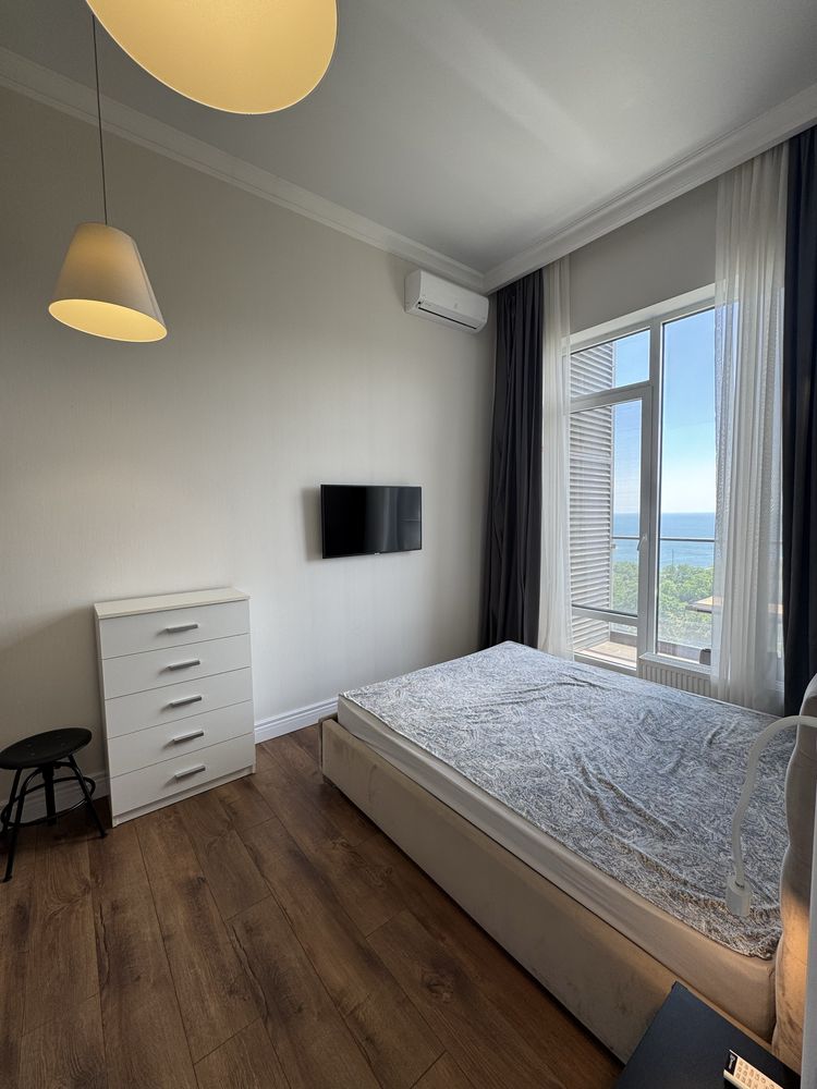 1-Bedroom Apartment with Direct Sea View