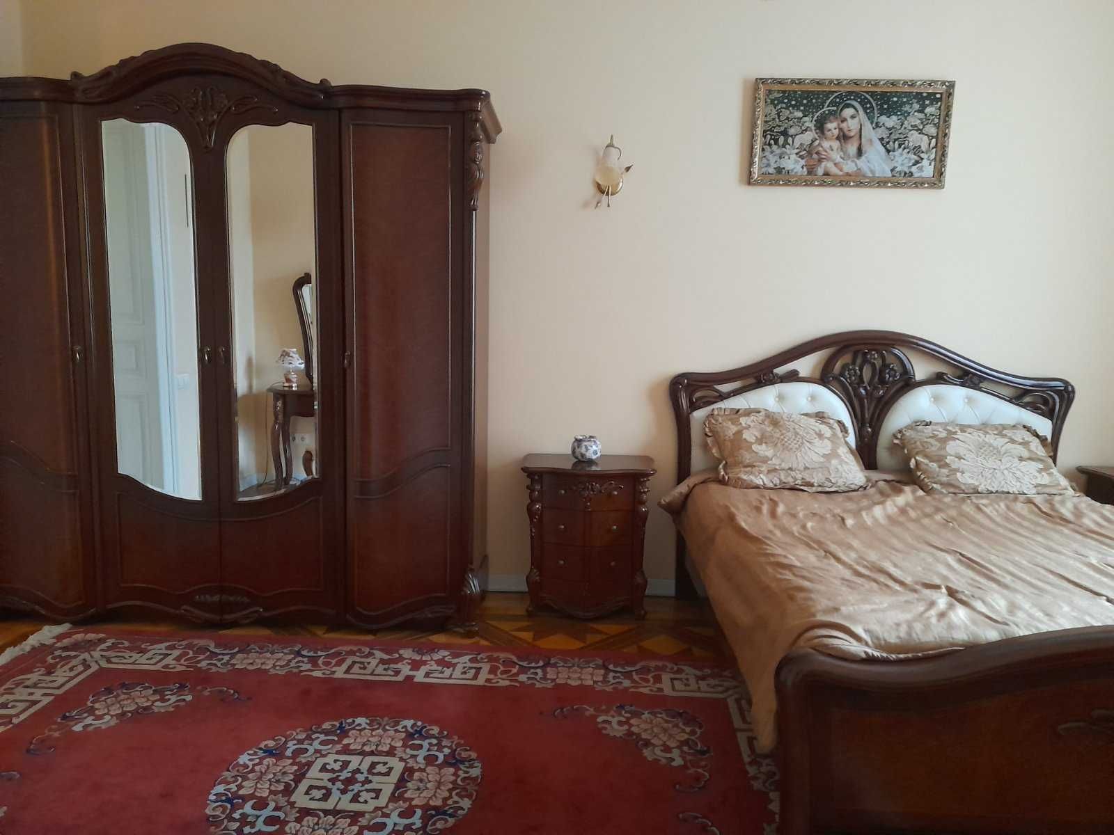 Spacious 110 m² Apartment in Lviv City Center with Classic Style