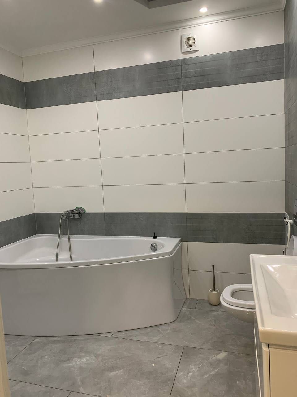 Spacious 2-room apartment with kitchen studio in city center