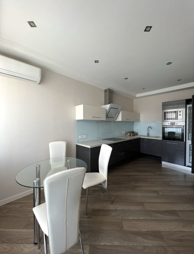 Spacious 1.5-room apartment with euro renovation and full furnishing