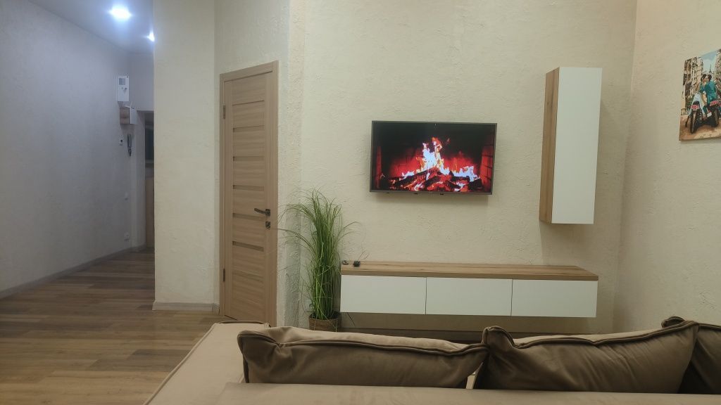 Stylish 2-bedroom apartment with terrace near city center