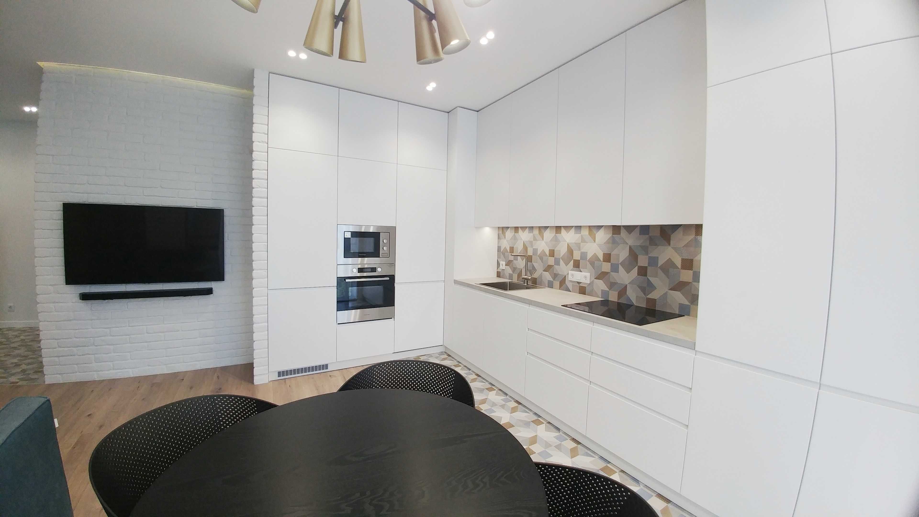 Modern 2-Bed Apartment Near Ocean Plaza Mall