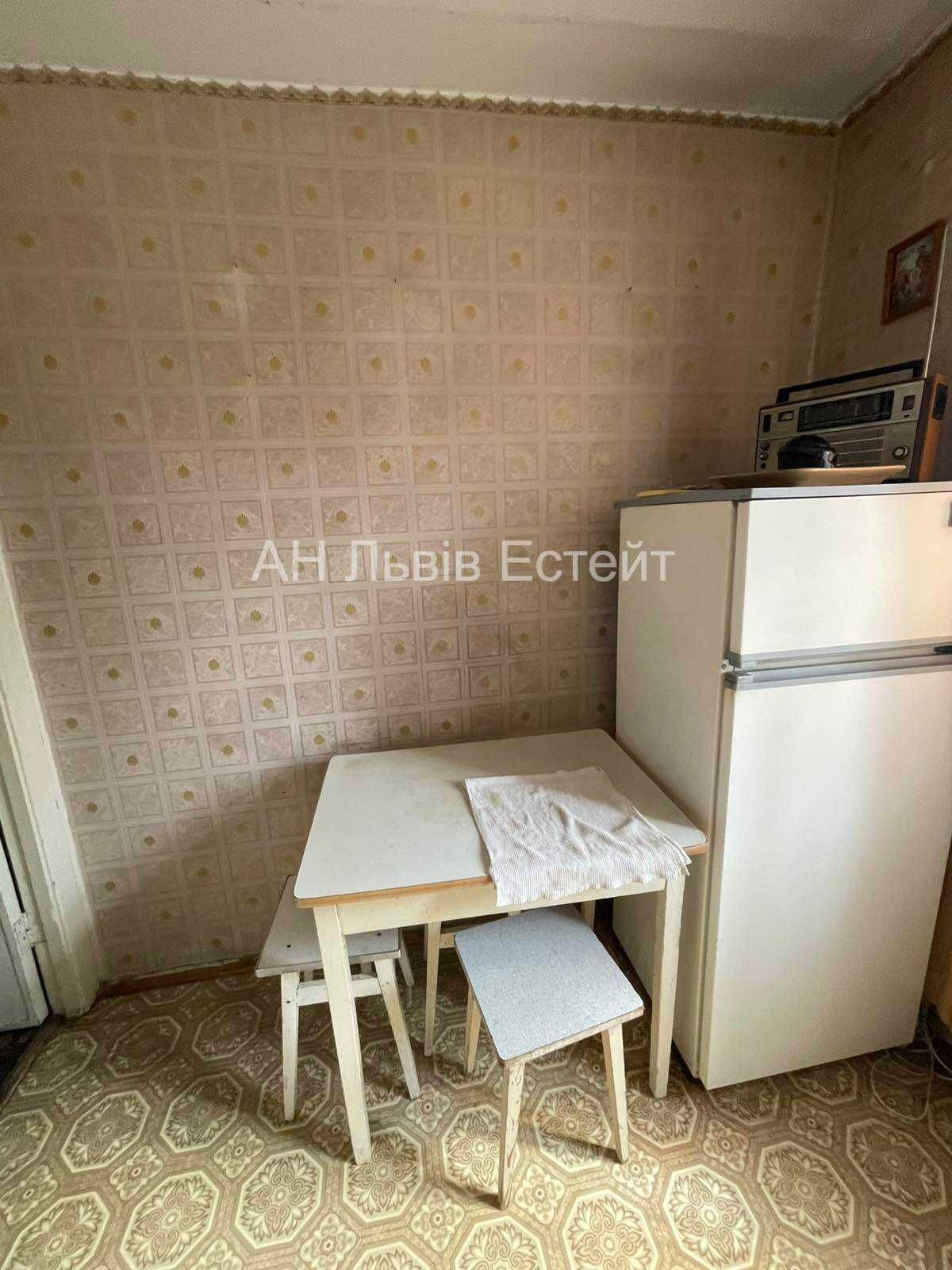 2-Room Apartment on Horodotska Street, Partially Furnished