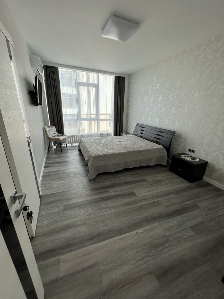 2-Room Apartment in Genuyezska Street, 52m², 21st Floor, Sea View