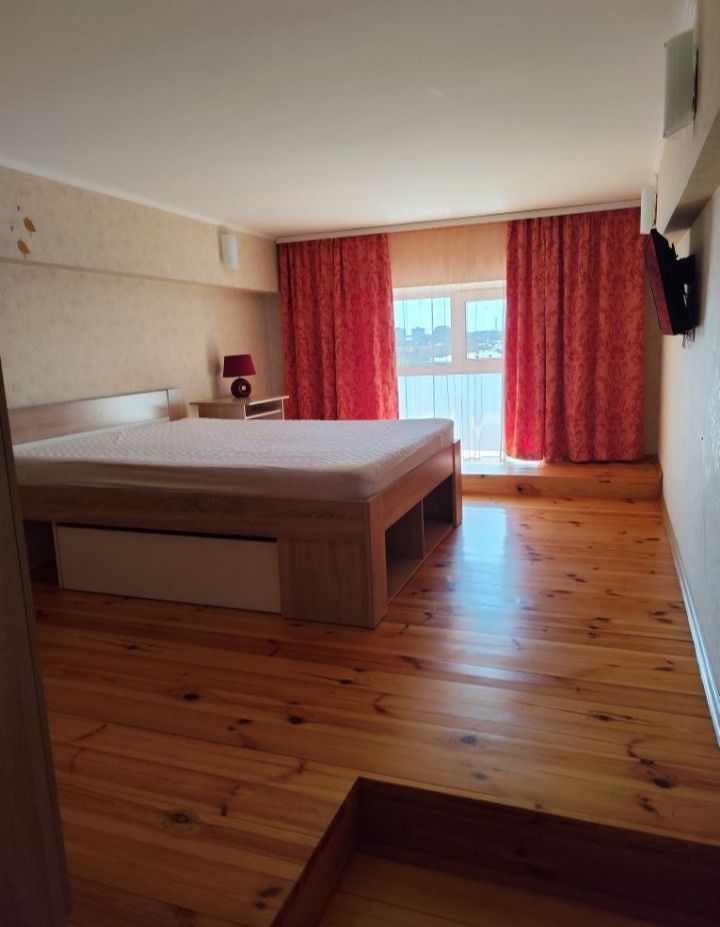 Two-Level Apartment Near Beketova Metro with Parking