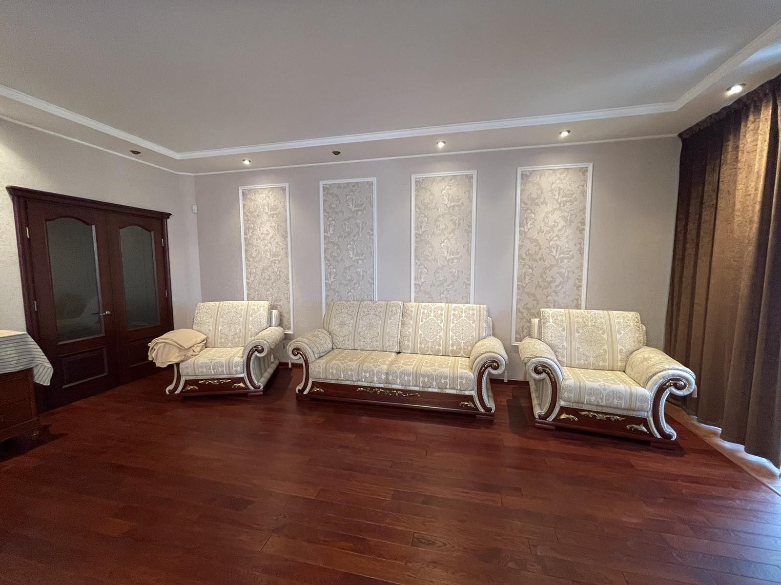 3-Room Apartment with Sea and City View in Galitsky Complex