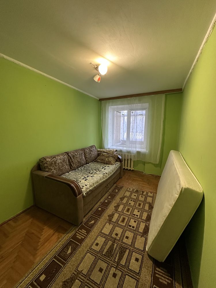 2-Room Apartment on Vovchynetska Street near Kobzaryk