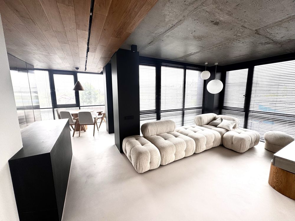 Stylish Designer Loft Apartment in City Center with Panoramic Windows