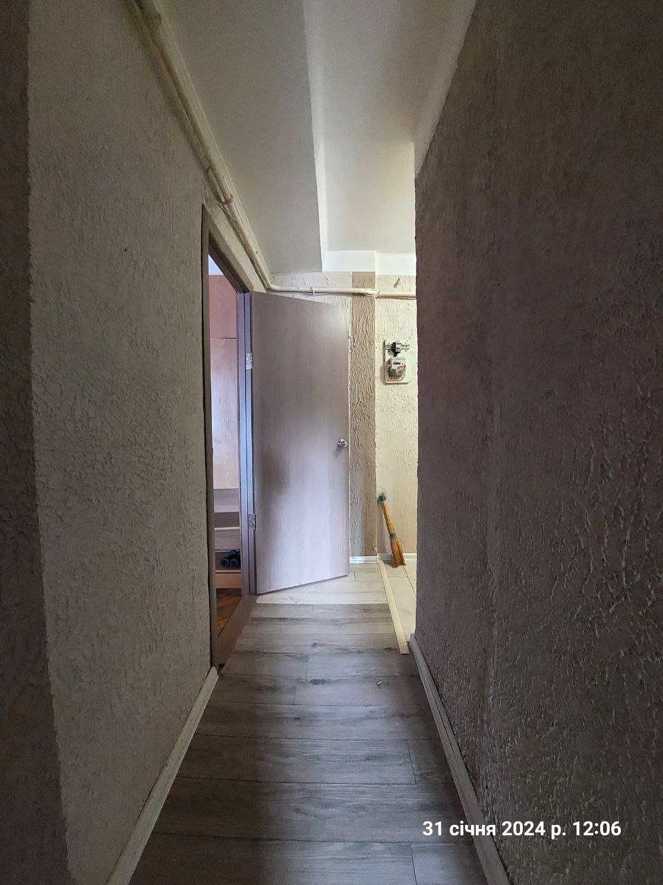 1-bedroom apartment on Borshchahivka with renovation, near transport
