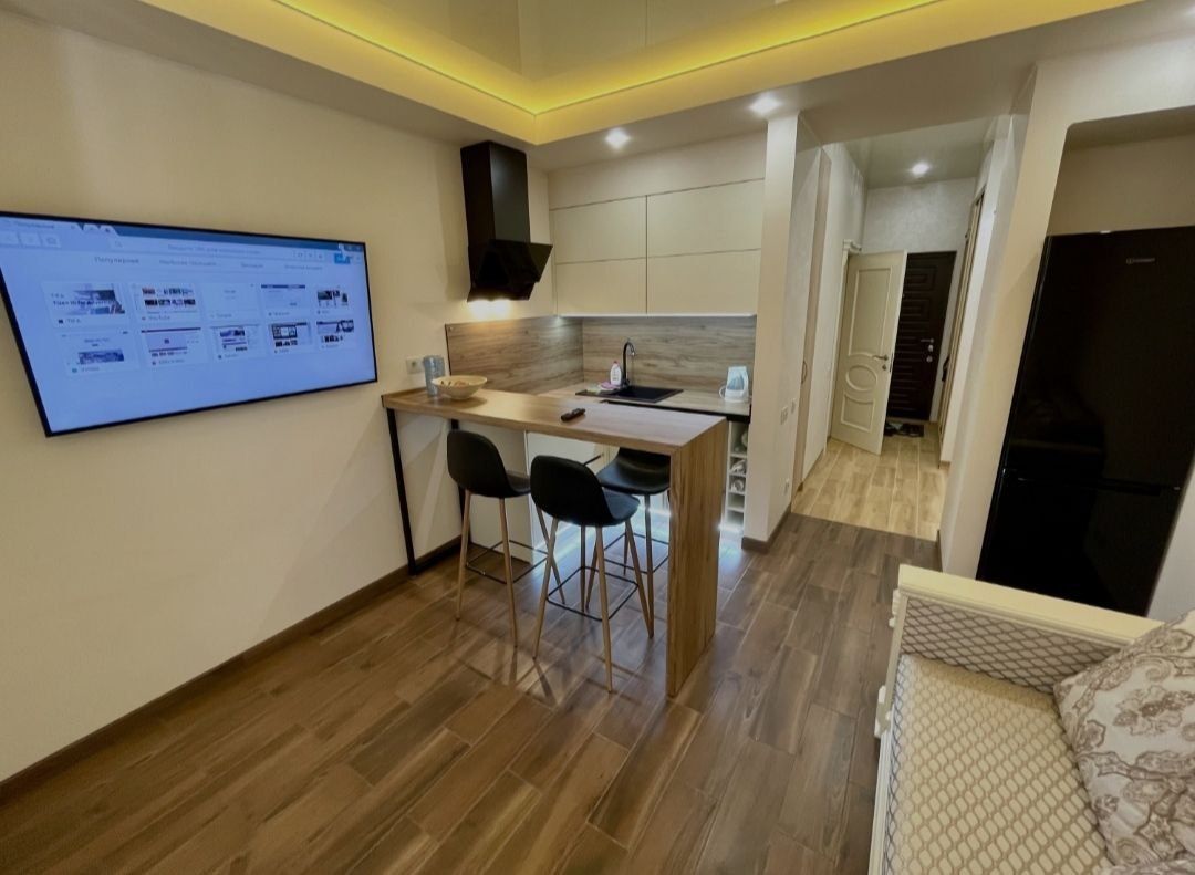 Modern Studio Apartment with Walk-in Closet Near Sea