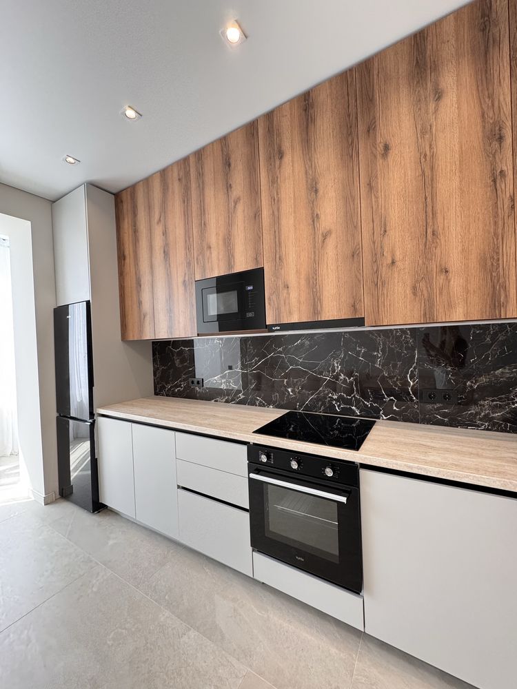 Modern 2-Room Apartment in Uzhhorod, Storonytskyy Complex