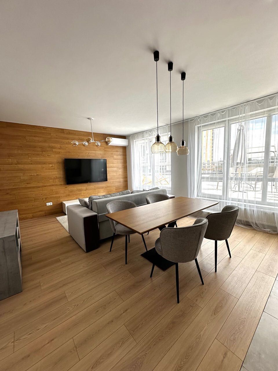 Spacious 2-Bedroom Apartment in Parус City Complex
