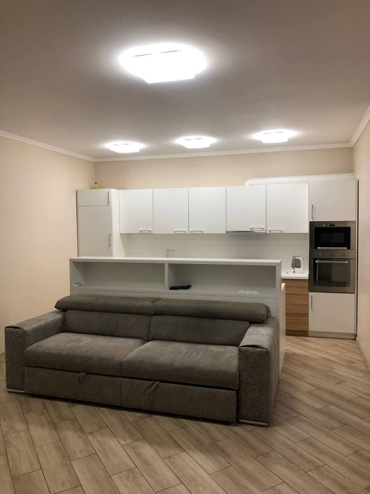 Spacious 1-Bedroom Apartment near Minska Metro with Designer Renovation