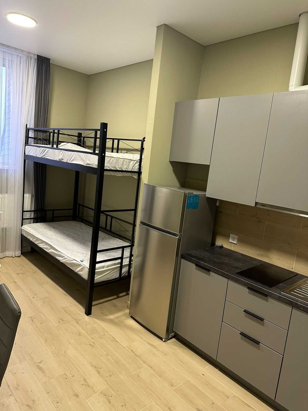 Modern 25m² Room with Private Bathroom and Kitchen