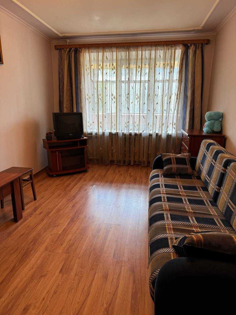 1-Room Apartment near Market with Large Balcony