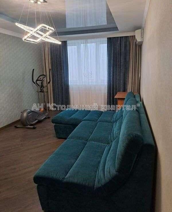 3-Bedroom Apartment in Silver Tower near Lukyanivska Metro