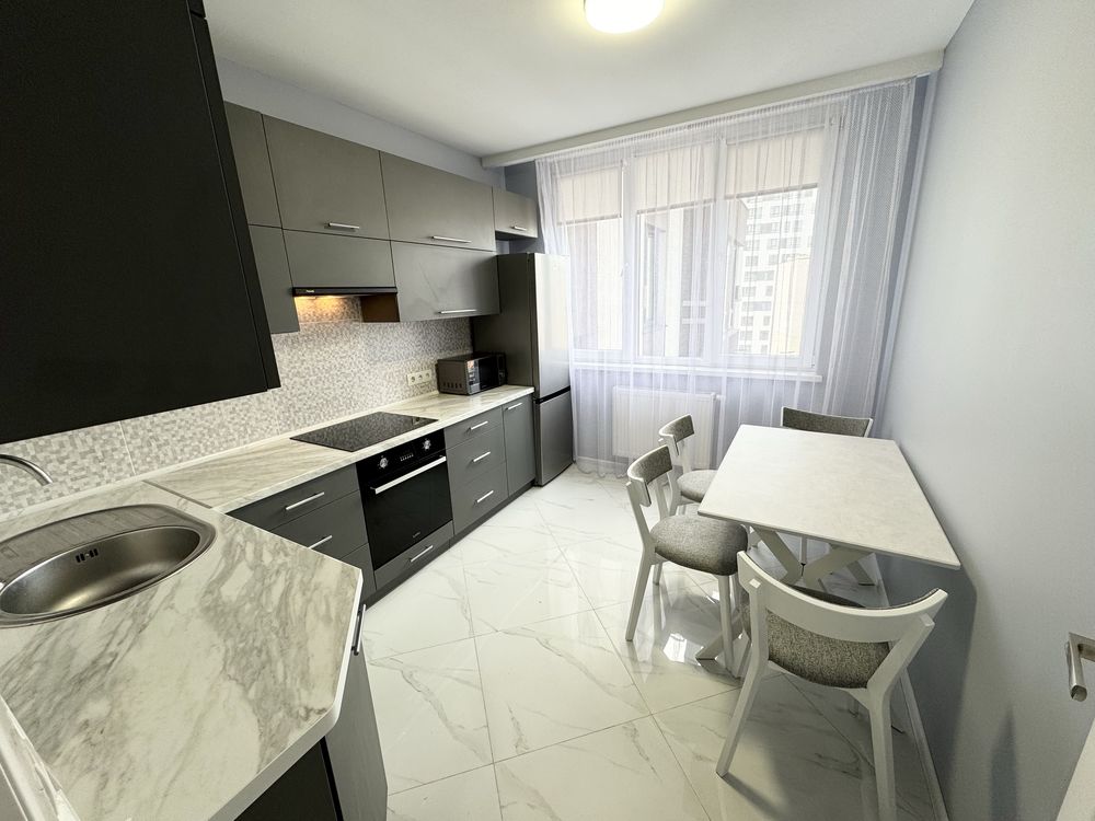 Spacious 1-bedroom apartment near Zamarstynovska Street with modern amenities