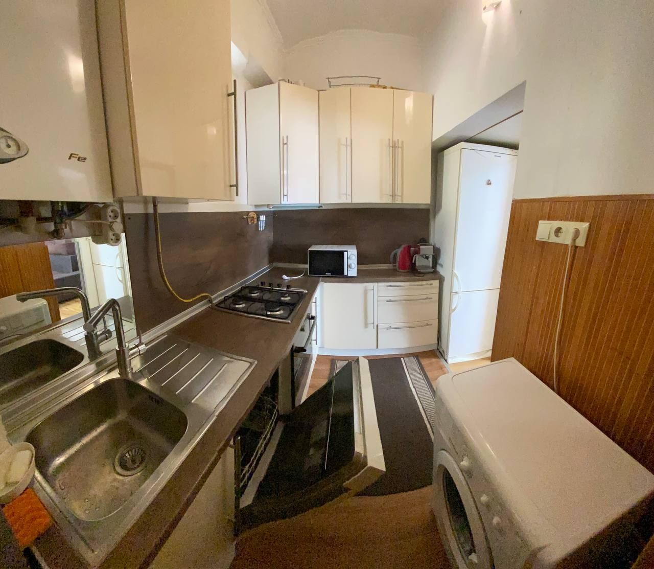 Fully Furnished City Center Apartment near Koriatovycha District