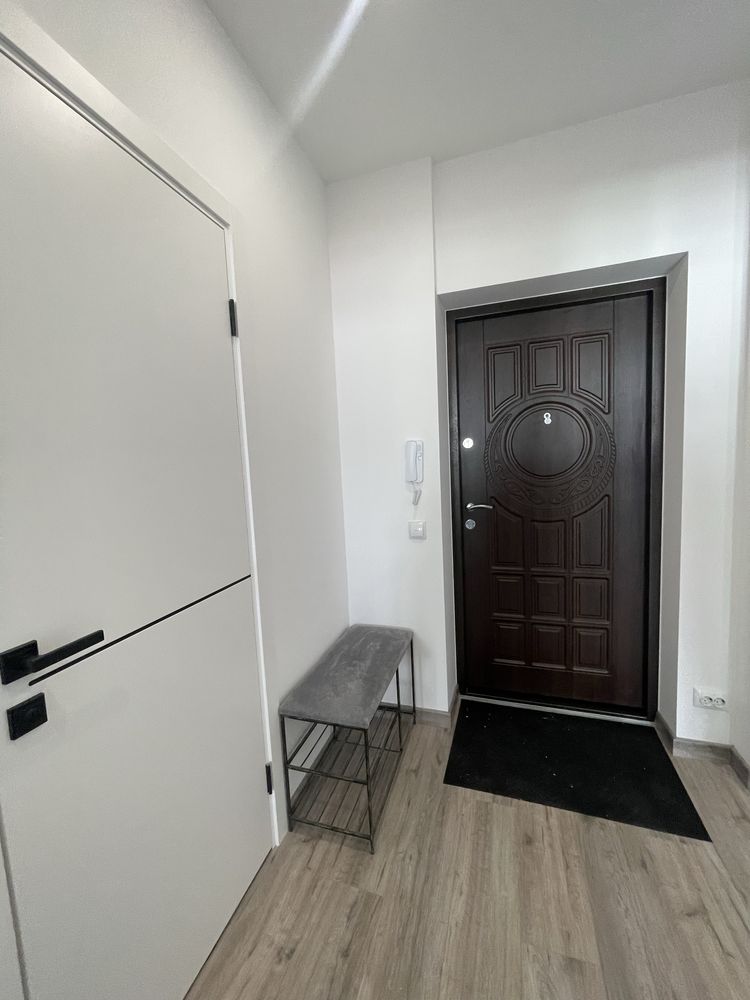 1-Room Apartment in New Building on Polubotka Street, Renovated, Fully Equipped
