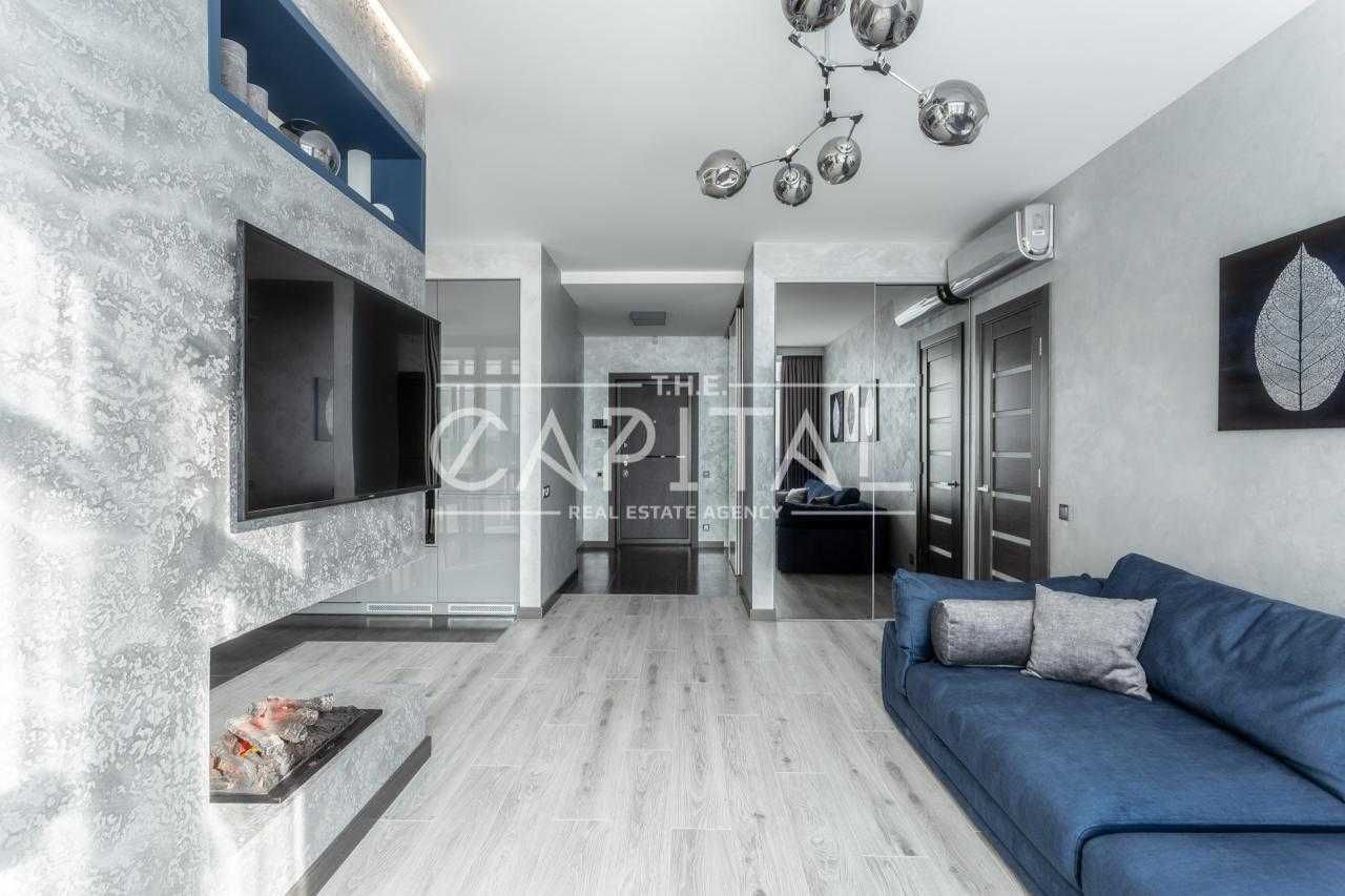 Designer 2-bedroom apartment with panoramic city views