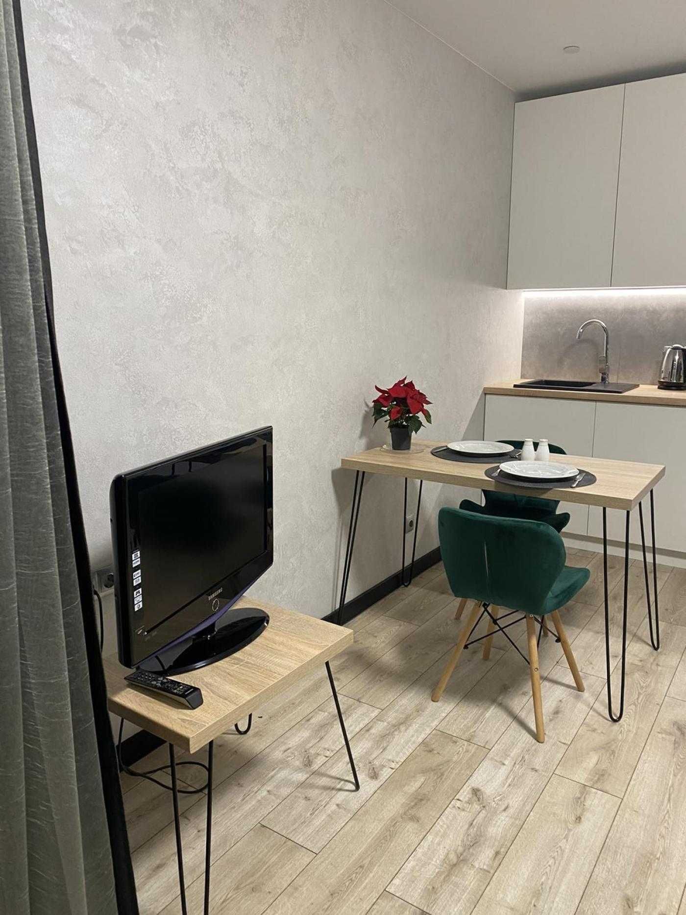 Cozy 1-Room Apartment near Syrets Metro, Pet-Friendly