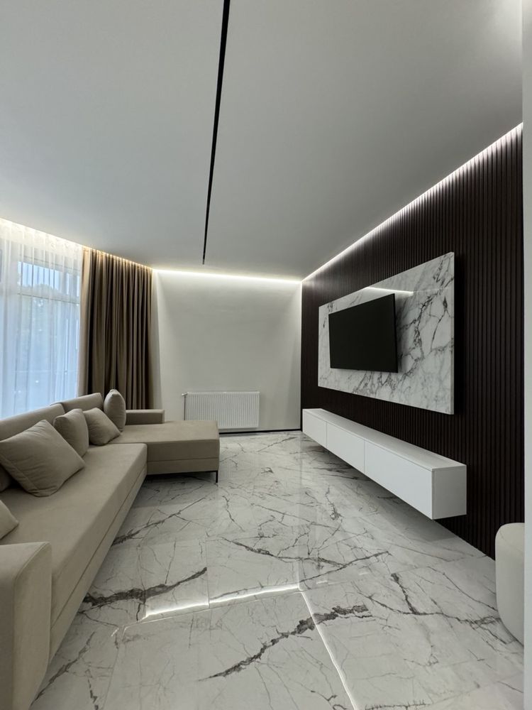 Spacious 3-Room Apartment with Water View in Slavyanskaya Embankment