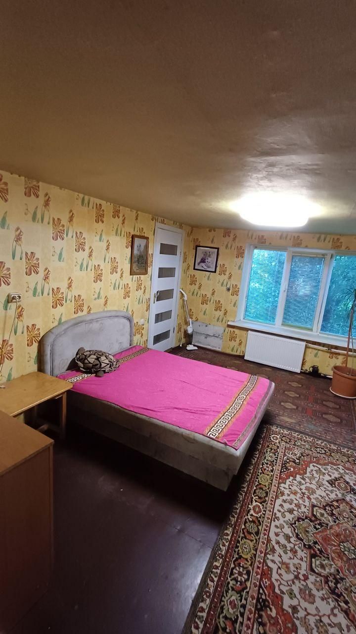 Cozy Private Room near Lisova Metro Station in Brovary