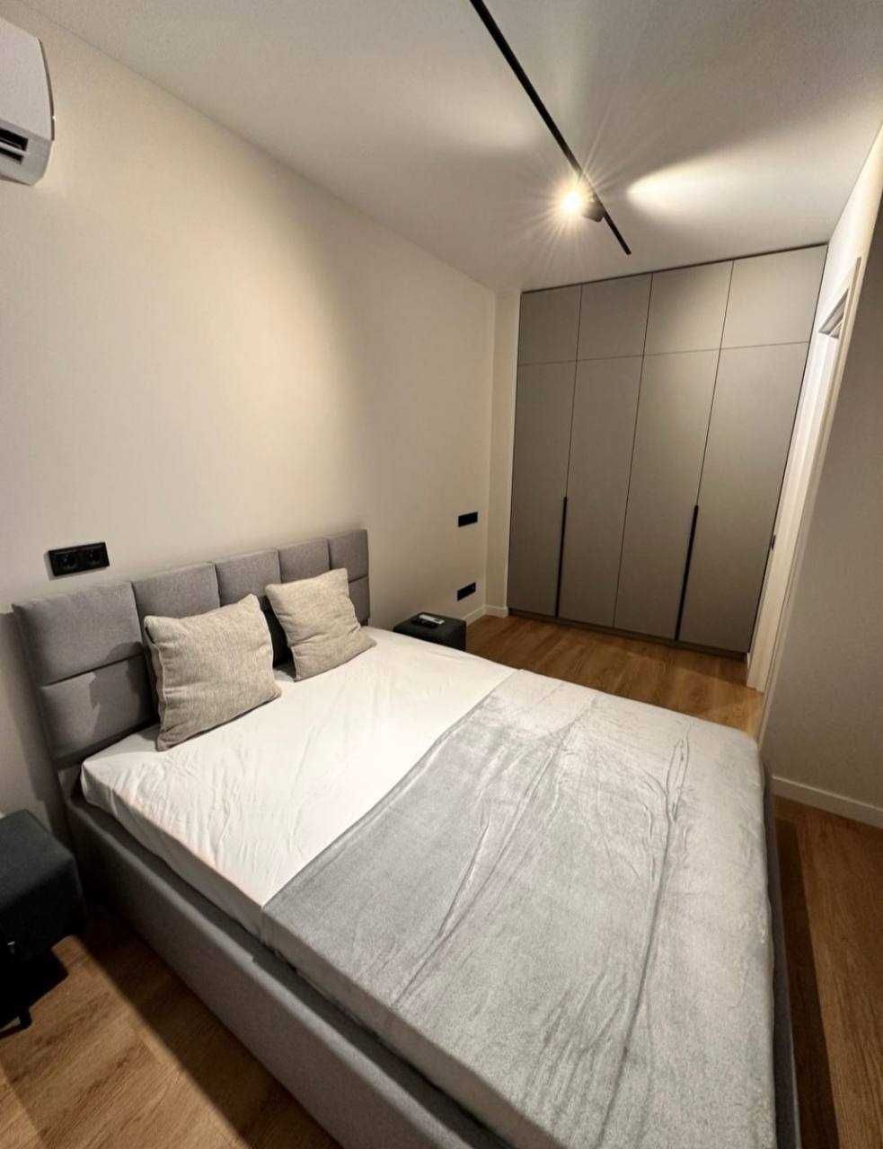 Modern Designer Apartment with Panoramic Windows
