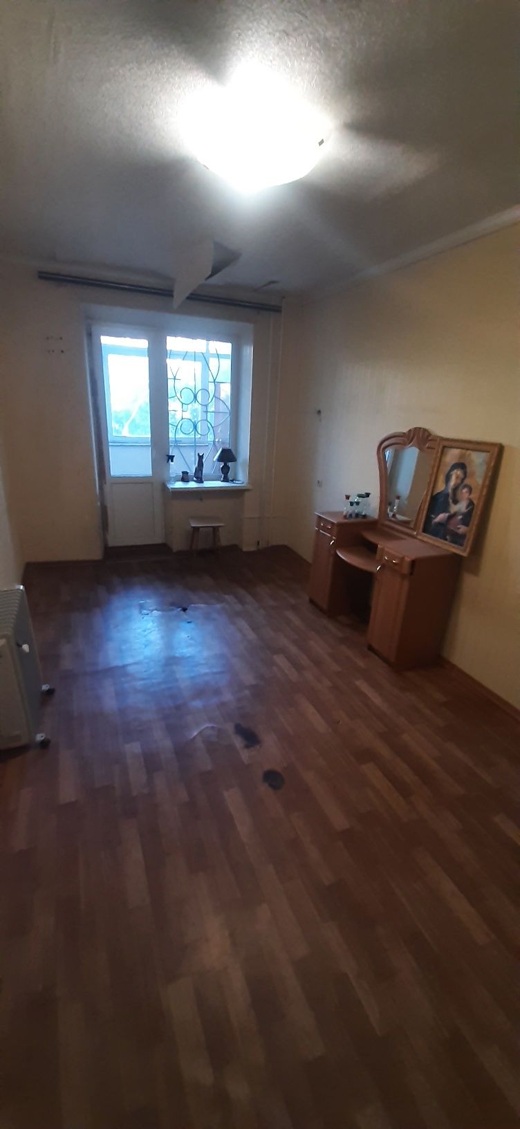 3-Room Czech-Style Apartment near Komfi, Partially Furnished