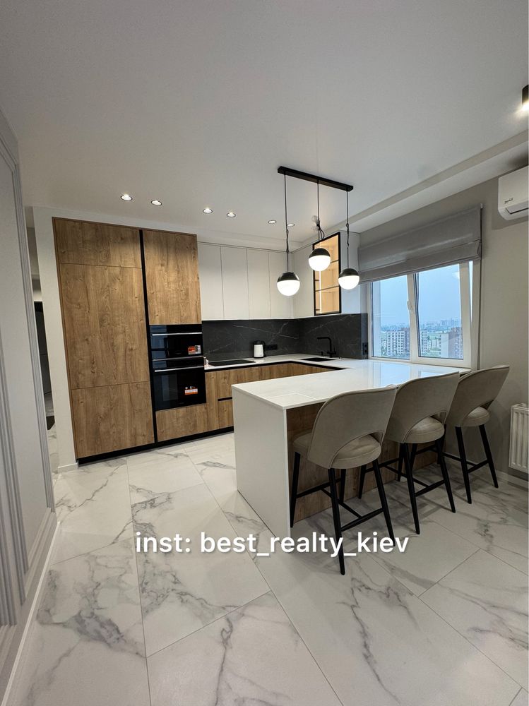 Elegant 3-bedroom apartment in Holosiivskyi district, Nova Anglia Complex