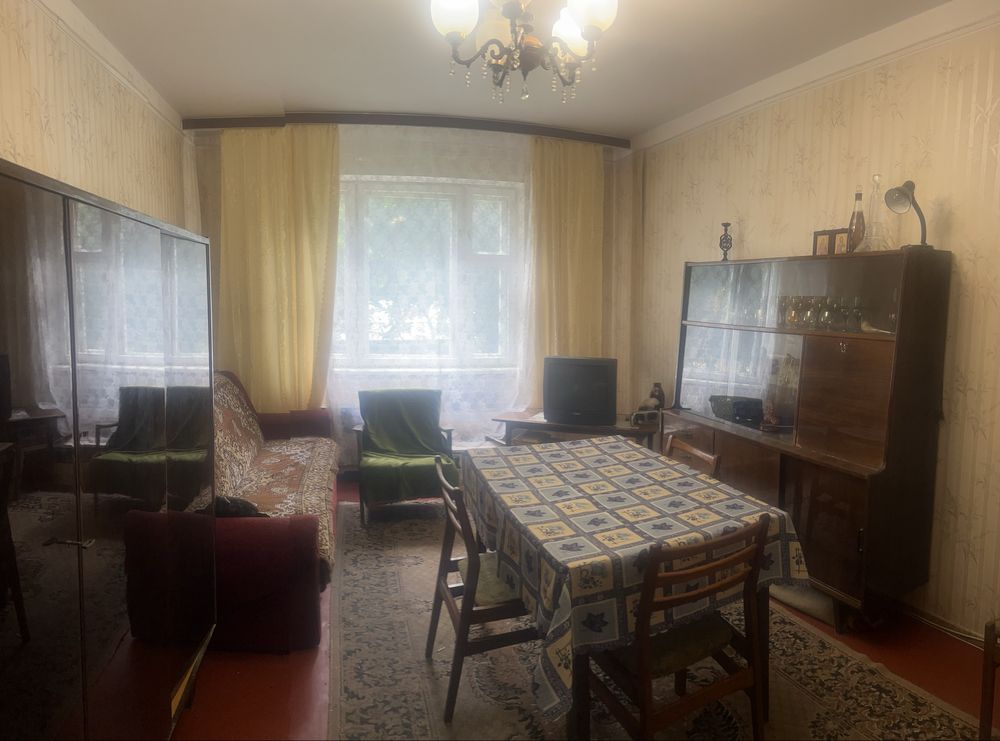 1-Room Apartment near Akademmistechko Metro, Pet-Friendly