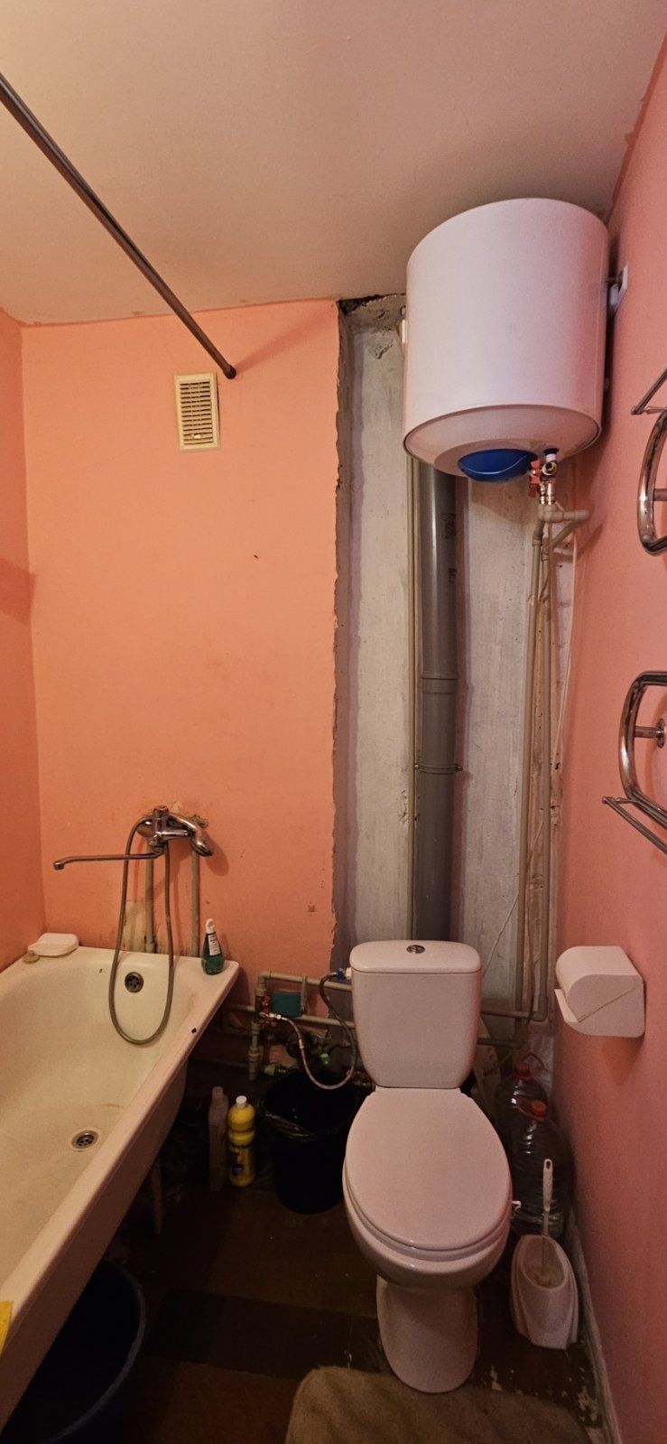 One-bedroom apartment with amenities on Cosmos