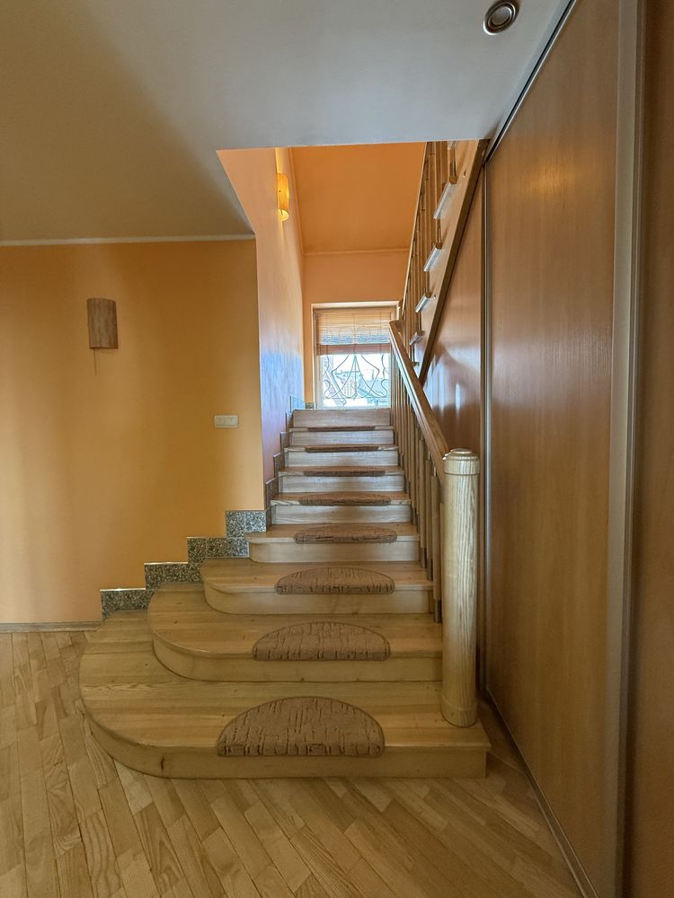 2-Level Apartment in New Club-Type Building on Roksolan Street
