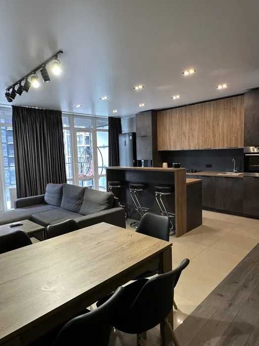 Designer 2-Room Apartment in Avalon Complex near City Center