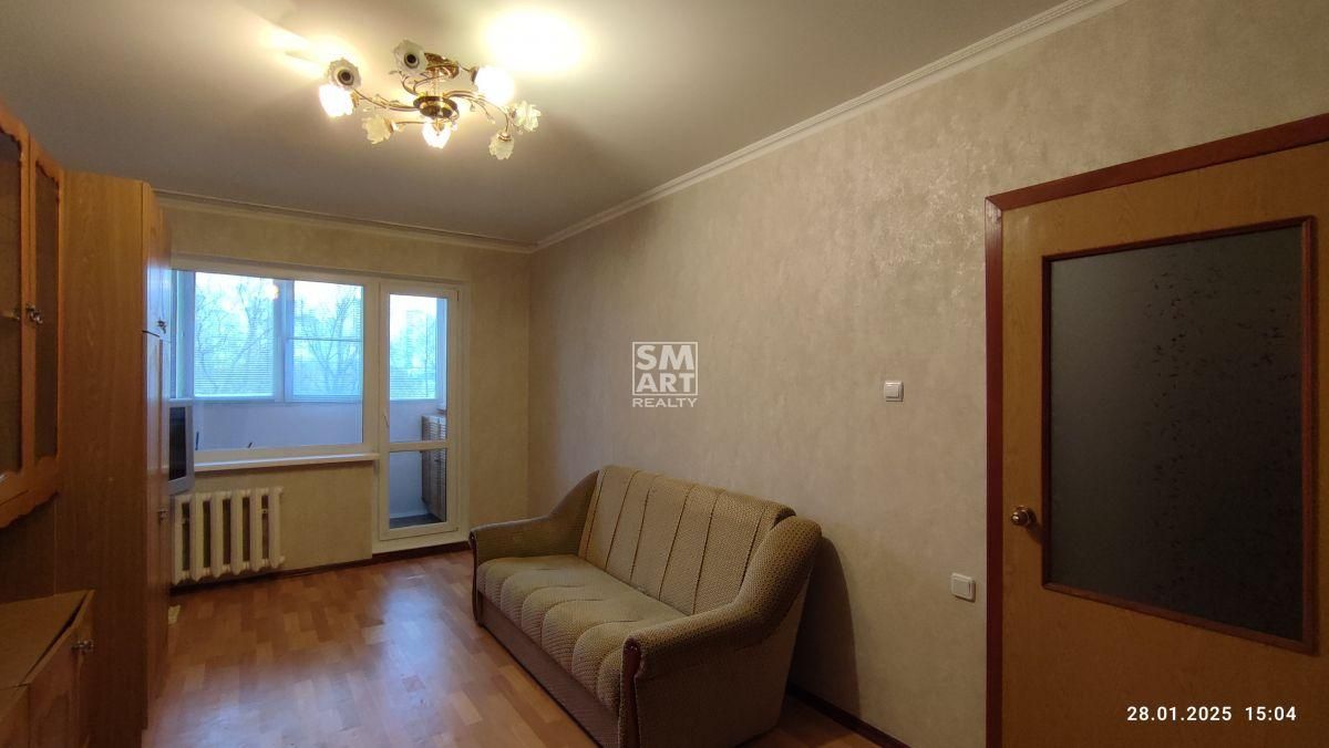 2-Room Apartment on Zdolbunivska Street, Well-Equipped